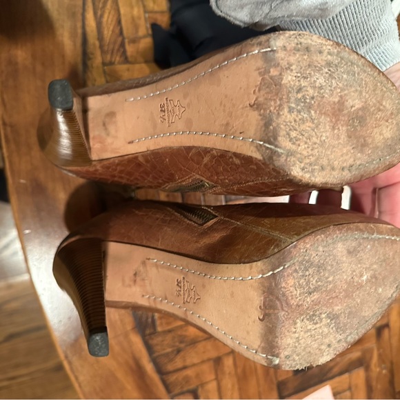 ALICE AND OLIVIA embossed leather boots size 7 1/2 - Picture 5 of 5